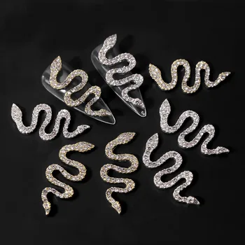 4 Db/sok Kígyó Köröm Varázsa 30*13 mm-es 3D Full Diamond Arany/Ezüst Ötvözet Dekorációk, Csillogó Strassz Köröm Ékszerek, Kiegészítők