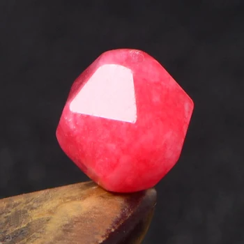 4A Természetes Rose Red Chalcedony Gyémánt Vágja Kvarc Kristály Egyetlen Gyöngy DIY Gyöngy Ékszerek Készítése
